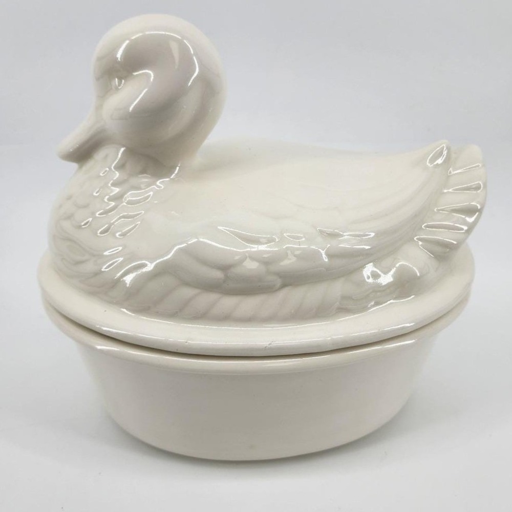Vintage White Ceramic Serving Cookie Cassarole‎ Dish Mallard Bird Figurine Decor
